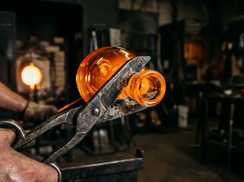 Shears Opening on Hot Color